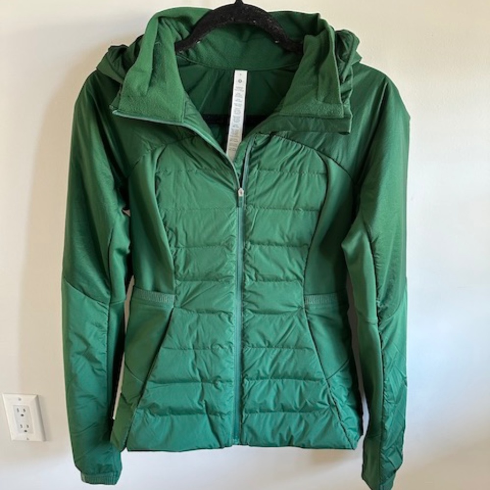 lululemon Down for It All Jacket in Evergreen - Size 6